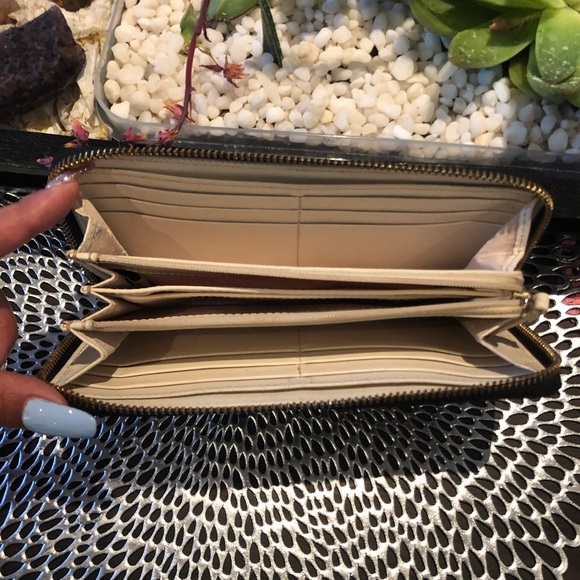 Kate Spade ♠️ New York patent leather - Picture 6 of 7